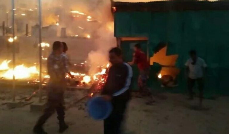 গ্যাসের চুলার আগুনে উখিয়ার রোহিঙ্গা ক্যাম্পের ১২’শ ঘর পুড়ে ছাঁই