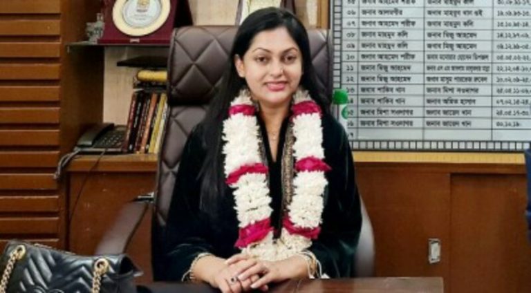 শপথ নেওয়ার একদিন পরই চিত্রনায়িকা নিপুণের জয়ী ঘোষণা স্থগিত