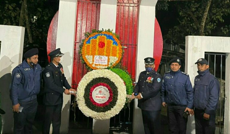 “যতদিন এই পৃথিবীতে বাংলা ভাষা-ভাষী মানুষ থাকবে ততদিন একুশে ফেব্রুয়ারি পালিত হবে”-ওসি আনোয়ার হোসেন