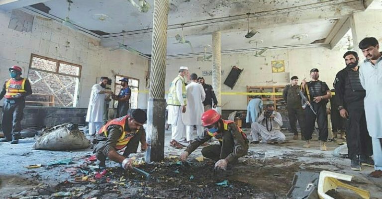 পাকিস্তানের মসজিদে বোমা বিস্ফোরণে ৩০ জন নিহত