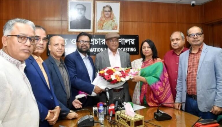 “রাজশাহীতে আওয়ামী লীগের সমাবেশ ছিল বিএনপির চেয়ে ১২ থেকে ১৪ গুণ বড়”- ড. হাছান মাহমুদ