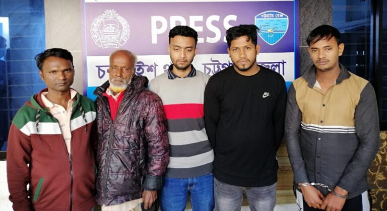 চন্দনাইশ থানা পুলিশের তৎপরতা, পরোয়ানাভূক্ত আসামিসহ গ্রেফতার ৬