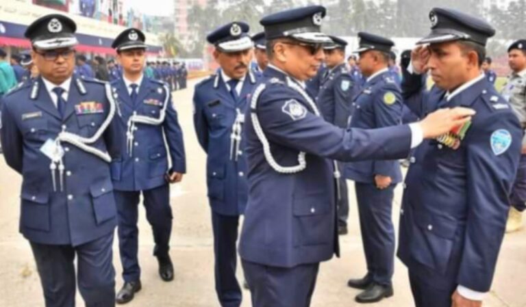 আইজি ব্যাজ পদক পেলেন রাউজান থানার ওসি আবদুল্লাহ আল হারুন