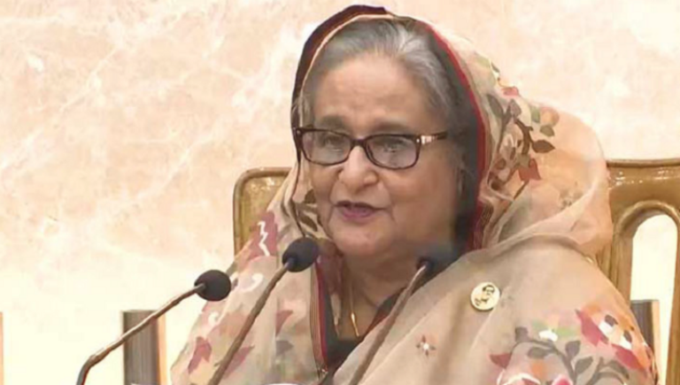 জেলা প্রশাসকদের জনগণের সেবায় আত্মনিয়োগ করার আহ্বান প্রধানমন্ত্রীর