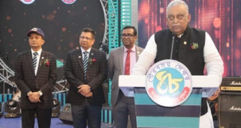 “পুলিশ শান্তি-শৃঙ্খলা রক্ষায় মুখ্য ভূমিকা পালন করে যাচ্ছে”-স্বরাষ্ট্রমন্ত্রী