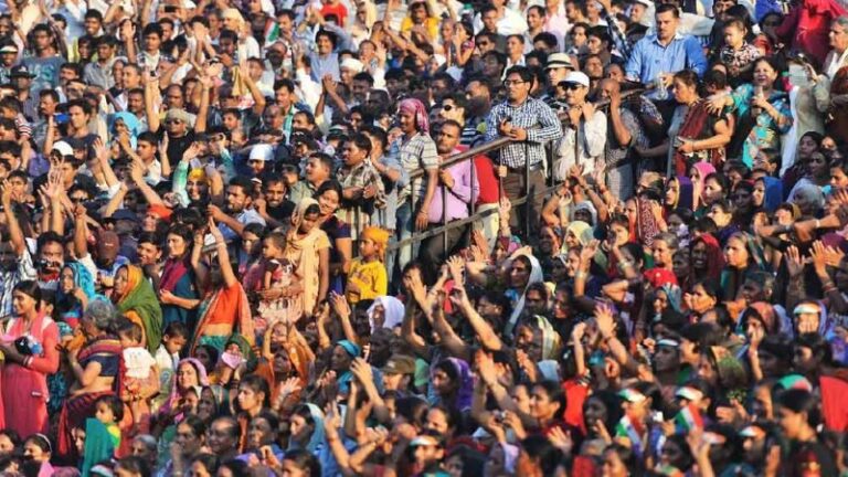 বাংলাদেশের জনসংখ্যা এখন ১৬ কোটি ৯৮ লাখ