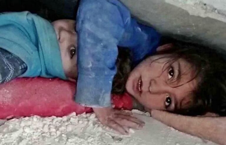 ভূমিকম্পে ধ্বংসস্তূপের নিচে চাপা পড়া ছোট ভাইকে ৩৬ ঘণ্টা আগলে রেখেছিল বড়বোন মরিয়ম