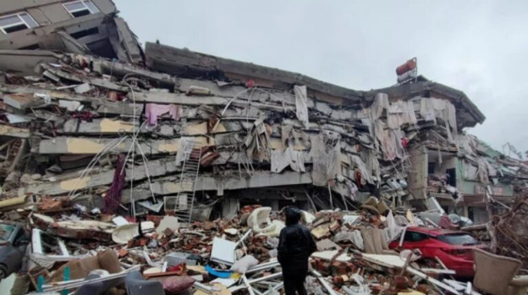 তুরস্ক ও সিরিয়ায় ভূমিকম্পে মৃতের সংখ্যা বেড়ে ৩৮০০