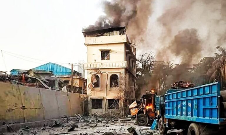 চট্টগ্রামের সীতাকুণ্ডে অক্সিজেন প্ল্যান্টে বিস্ফোরণ, ৬ জনের মৃত্যু