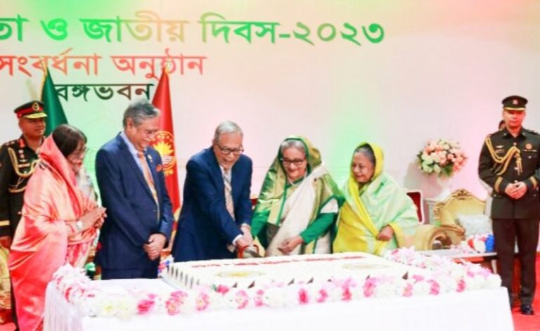বঙ্গভবনে স্বাধীনতা দিবসের অনুষ্ঠানে প্রধানমন্ত্রী শেখ হাসিনা