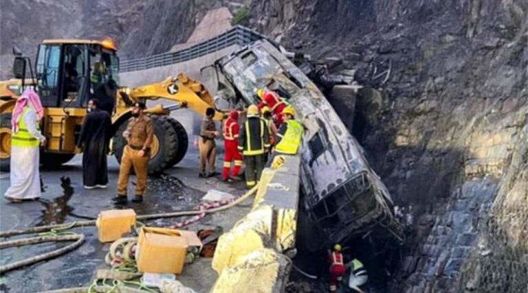 সৌদি আরবে মর্মান্তিক সড়ক দুর্ঘটনা; নিহত ২২ জনের মধ্যে ১৩ জন বাংলাদেশির পরিচয় শনাক্ত 