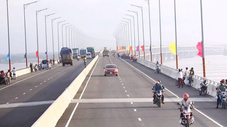আজ থেকে মোটরসাইকেলে পাড়ি দেয়া যাবে পদ্মা সেতু