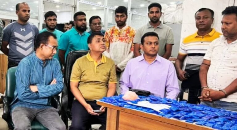 সুন্দরবন কুরিয়ার সার্ভিস থেকে ৫০ হাজার ইয়াবা উদ্ধার, কারবারি গ্রেপ্তার