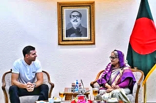 প্রধানমন্ত্রীর সঙ্গে সাক্ষাৎ করলেন আর্জেন্টিনার গোলরক্ষক মার্তিনেজ