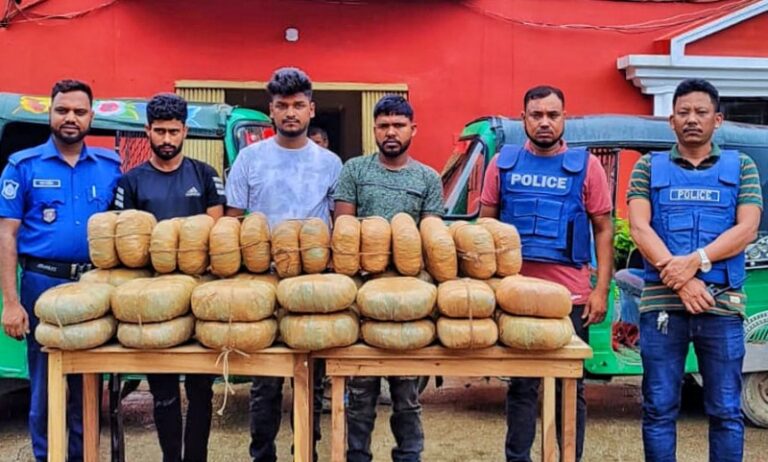কুমিল্লার বাঙ্গরা বাজারে ৮০ কেজি গাঁজাসহ ৩ মাদক ব্যবসায়ী গ্রেফতার