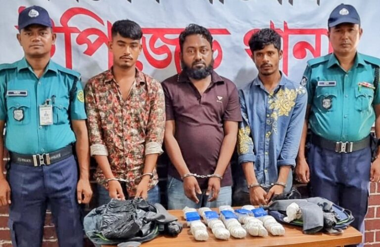 ইপিজেডে ২০ হাজার পিস ইয়াবাসহ ৩ কারবারি গ্রেপ্তার