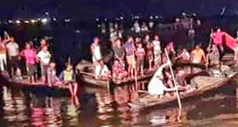 মুন্সিগঞ্জে বাল্কহেডের ধাক্কায় পিকনিকের ট্রলারডুবি, নিহত বেড়ে ৮