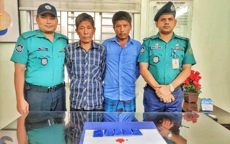 কোতোয়ালীতে প্রায় ১ হাজার পিস ইয়াবাসহ ২ মাদক কারবারি গ্রেপ্তার