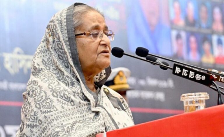 “আমাকে সরানোর চেষ্টা হচ্ছে”-প্রধানমন্ত্রী