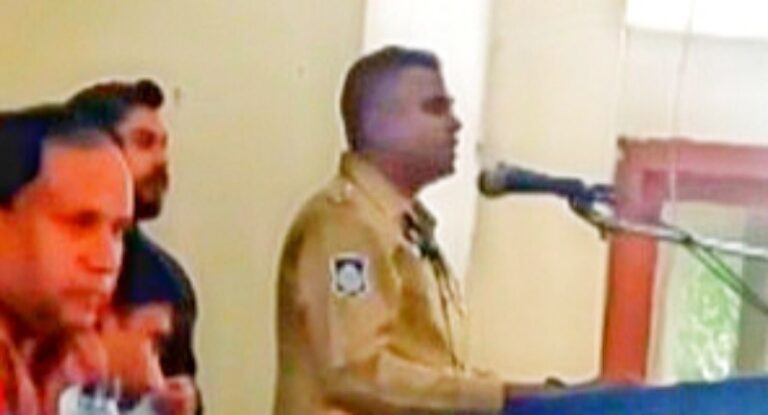 অর্থমন্ত্রীর জন্য ভোট চাওয়ায় নাঙ্গলকোট থানার ওসি ফারুক হোসেন প্রত্যাহার