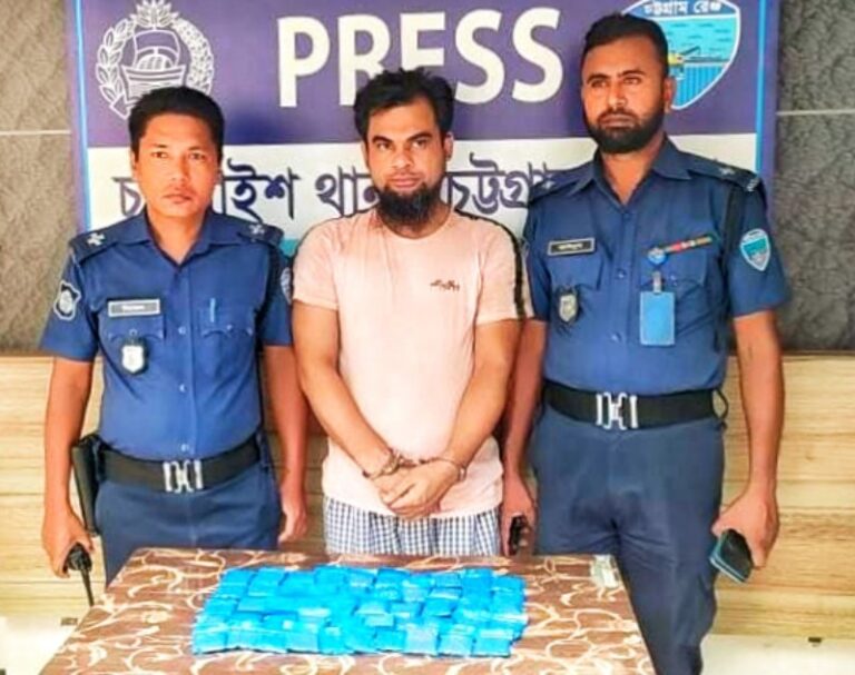 প্রাইভেটকারে করে ইয়াবা পাচার, চন্দনাইশে ১০ হাজার পিস ইয়াবাসহ কারবারি গ্রেপ্তার