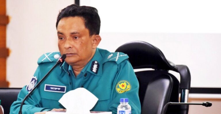 “অনুমতি ছাড়া বক্তব্য দিয়ে এডিসি সানজিদা ঠিক করেননি”-ডিএমপি কমিশনার