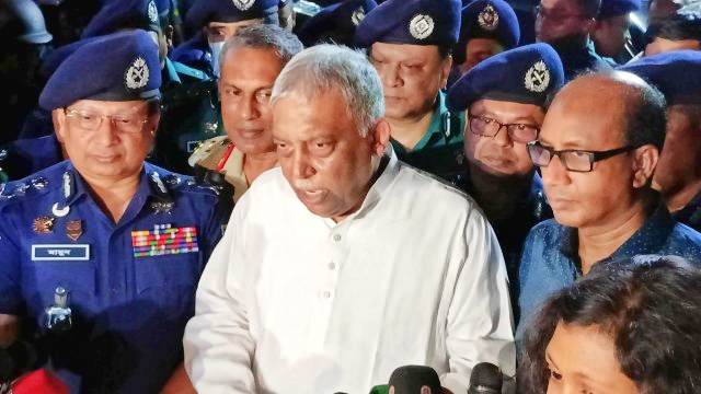 “পুলিশ সদস্য পারভেজকে ছাত্রদল নেতা কুপিয়ে হত্যা করেছে”-স্বরাষ্ট্রমন্ত্রী