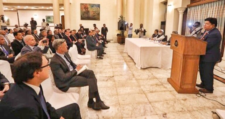 হঠাৎ করেই বিদেশি কূটনীতিকদের পররাষ্ট্র মন্ত্রণালয়ের ব্রিফিং