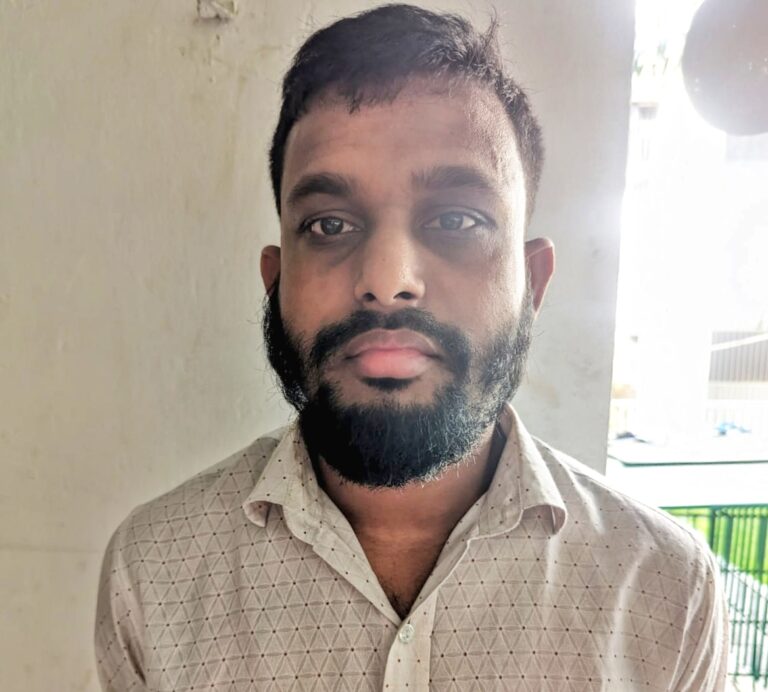 ককটেল-পেট্রোল বোমাসহ কোতোয়ালী থানা পুলিশের হাতে যুবক গ্রেপ্তার