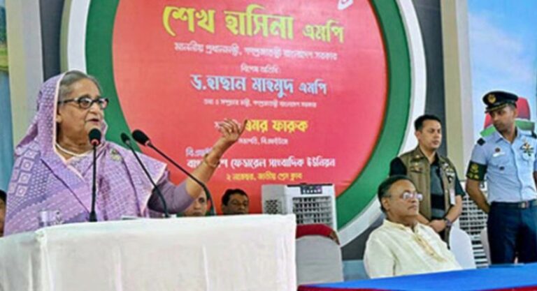 “সাংবাদিক ও পুলিশের ওপর হামলাকারীদের শাস্তি পেতেই হবে”-প্রধানমন্ত্রী