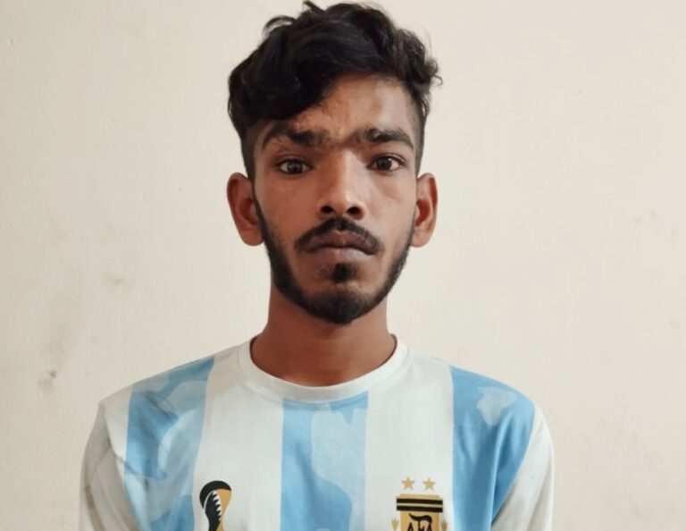 মামলার আলামত হিসেবে জব্দ করে রাখা বাসে আগুন, ১জন গ্রেফতার