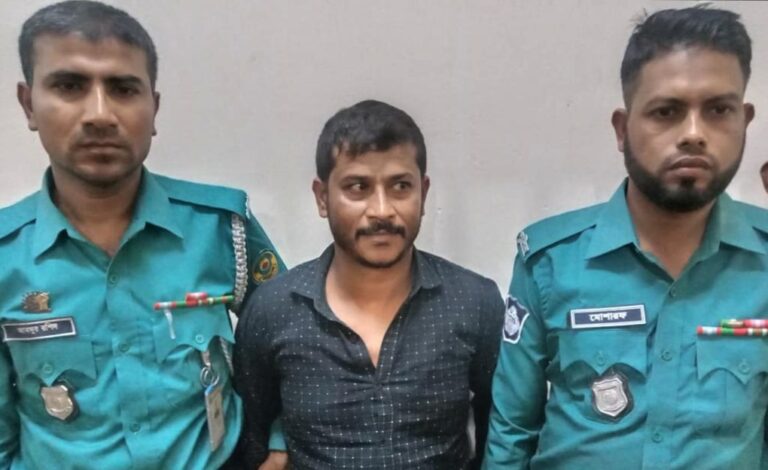 বাকলিয়ায় ১ বছরের সশ্রম কারাদন্ড প্রাপ্ত আসামি গ্রেফতার