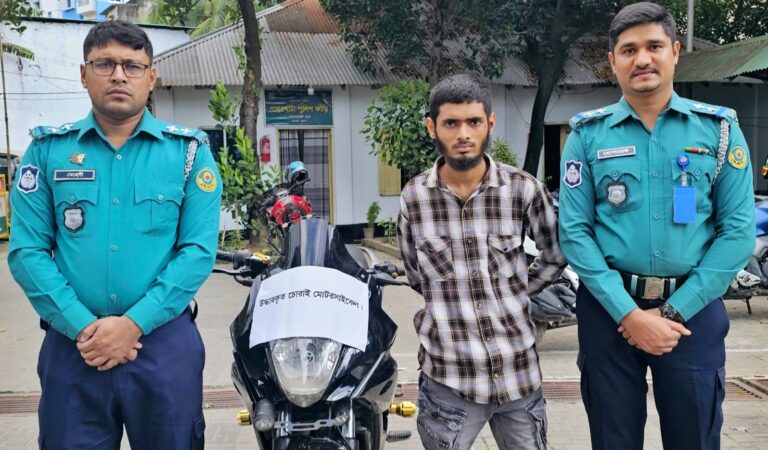 চট্টগ্রামে চোরাই মোটরসাইকেল উদ্ধার, চোর চক্রের ১ সদস্য গ্রেফতার
