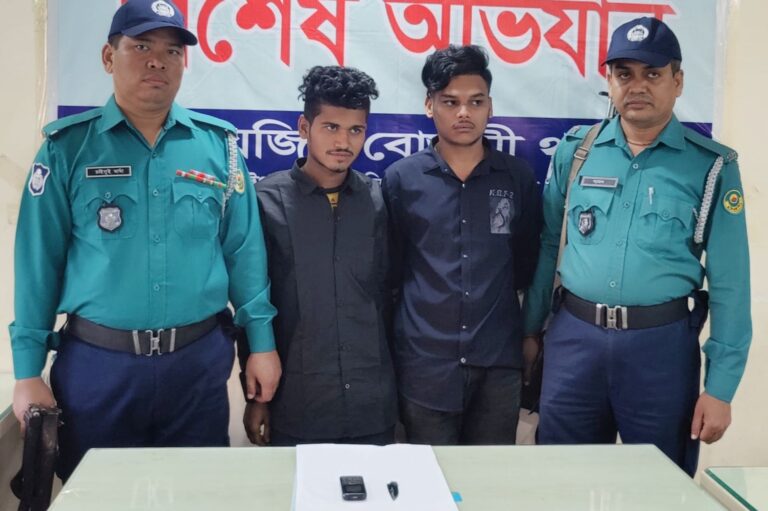 চট্টগ্রামে বায়েজিদ বোস্তামী থানার অভিযানে দুই ছিনতাইকারী গ্রেফতার