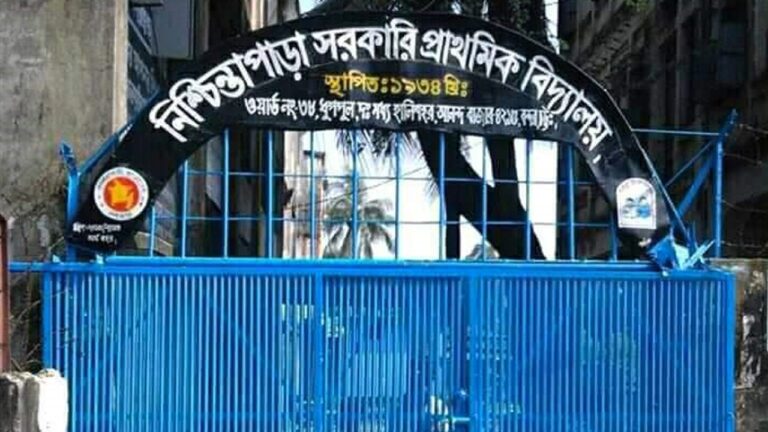 চট্টগ্রামের বন্দর এলাকায় ভোটকেন্দ্রে আগুন দিলো দুর্বৃত্তরা