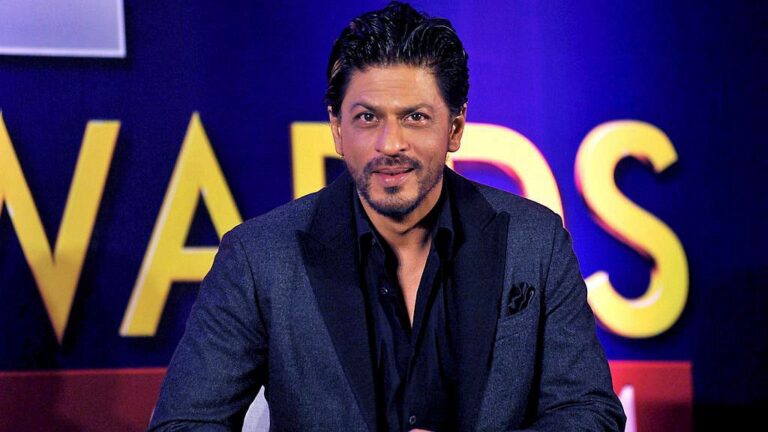 ‘ইন্ডিয়ান অব দ্য ইয়ার’ হলেন বলিউড বাদশা শাহরুখ খান