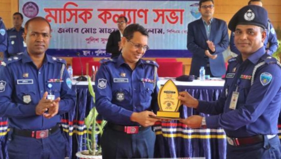 দ্বিতীয়বারের মতো কক্সবাজার জেলার শ্রেষ্ঠ ওসি নির্বাচিত হলেন টেকনাফ থানার ওসমান গনি