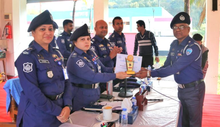 খাগড়াছড়ি পার্বত্য জেলার শ্রেষ্ঠ ওসি হলেন আরিফুল আমিন