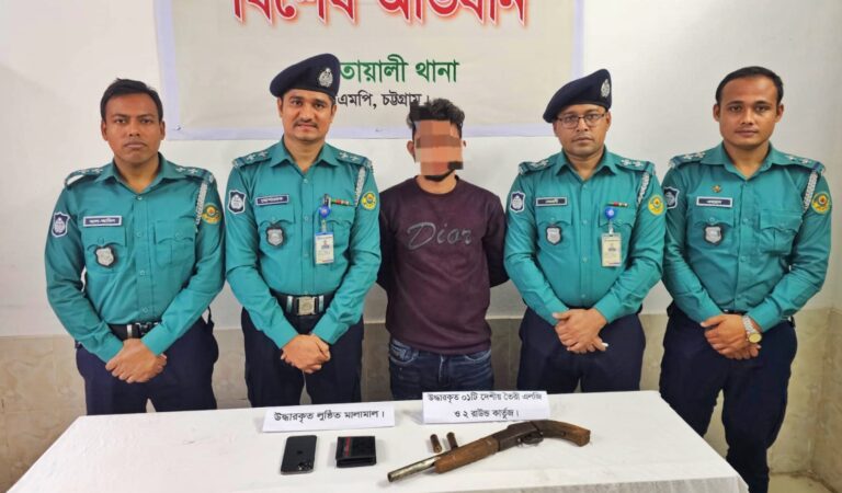 কোতোয়ালীতে ছিনতাইকারী চক্র ‘বড় ভাই’ গ্রুপের প্রধান গোলাম রসুল সানি অস্ত্রসহ গ্রেপ্তার