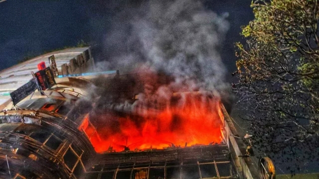 “বেইলি রোডের বহুতল ভবনে আগুনে ৪৩ জনের মৃত্যু”-স্বাস্থ্যমন্ত্রী
