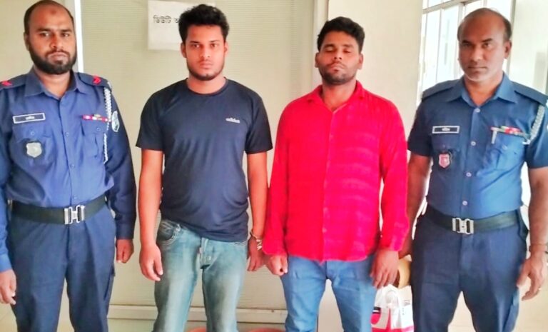 সদরঘাট নৌ থানার অভিযান: ৮০ কেজি সাদা বৈদ্যুতিক এ্যালুমিনিয়াম তার উদ্ধার, গ্রেফতার ২