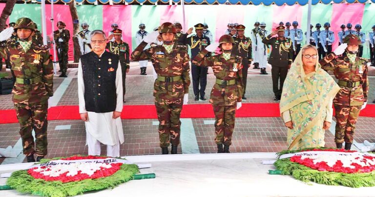 টুঙ্গিপাড়ায় বঙ্গবন্ধুর সমাধিতে রাষ্ট্রপতি ও প্রধানমন্ত্রীর শ্রদ্ধা