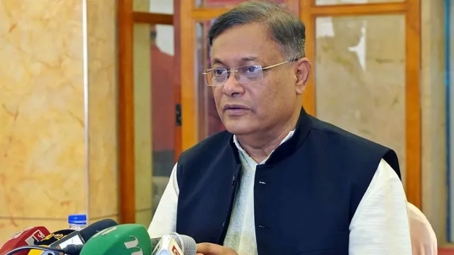 “অপকর্মের সব রেকর্ড আছে, বেশি কথা বললে ফাঁস করে দেব”-পররাষ্ট্রমন্ত্রী