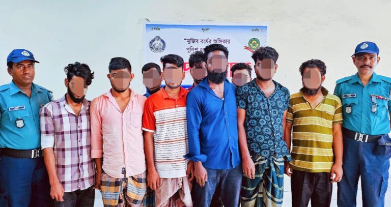 বন্দর থানার অভিযান: নগদ টাকা ও জুয়া খেলার সরঞ্জামসহ ৯ জুয়াড়ি গ্রেফতার