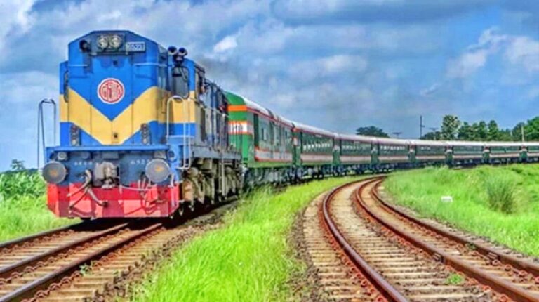 আজ থেকে রেলের ভাড়া বাড়ছে, রুট ভেদে ৭-৯ শতাংশ