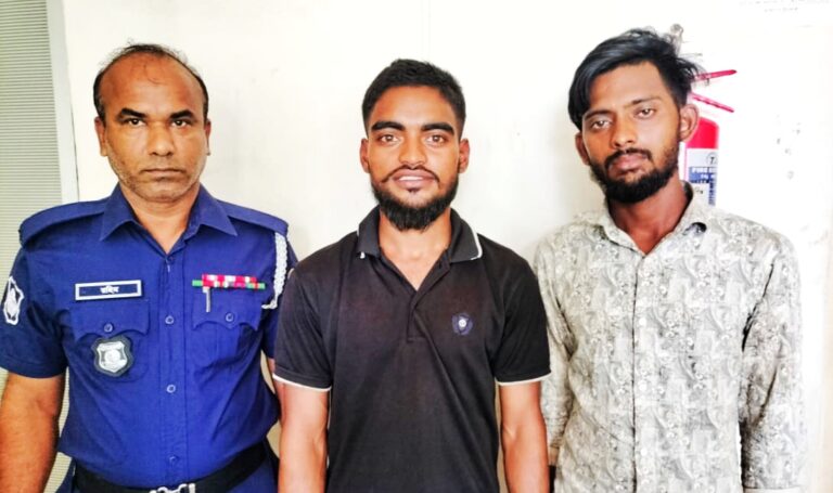 সদরঘাট নৌ থানার অভিযান: ১২০০ লিটার ডিজেল জব্দ, ২ পাচারকারী গ্রেফতার