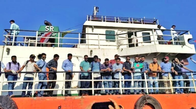 ৬৪ দিন পর স্বজনদের কাছে ফিরলেন এমভি আবদুল্লাহর ২৩ নাবিক