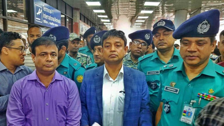 “আমরা মনে করছি উদ্ধার হওয়া মাংসের টুকরোগুলো এমপি আনারেরই”- ডিবি প্রধান হারুন