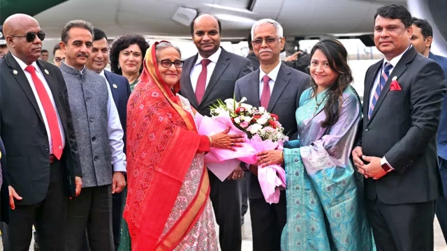 দুই দিনের রাষ্ট্রীয় সফরে নয়াদিল্লিতে প্রধানমন্ত্রী শেখ হাসিনা