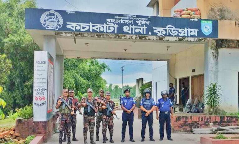 দেশের ৪১৭ থানায় সেনা মোতায়েন, পুলিশের হারানো অস্ত্র উদ্ধারে অভিযান